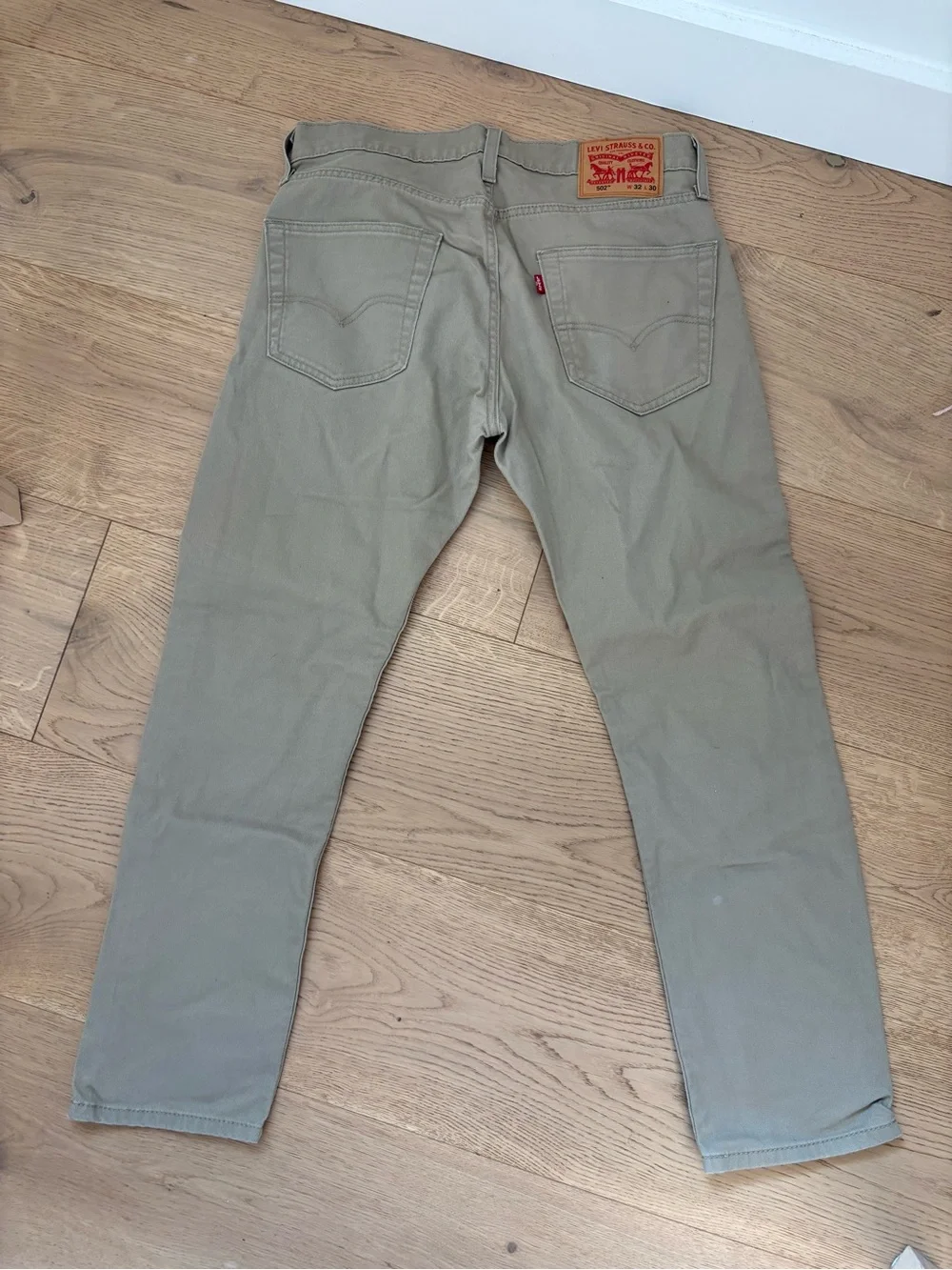 Levi's 502 Slim Straight Men's Jeans in Light Khaki